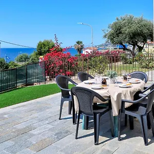 casa-riva-mare-105s.hotelitalianriviera.com/