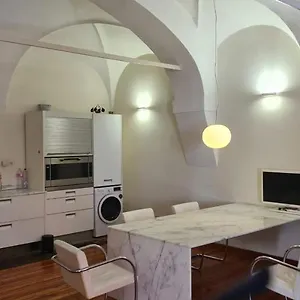 loft-suite-in-the-historic-center.emilia-romagnahotels.net/